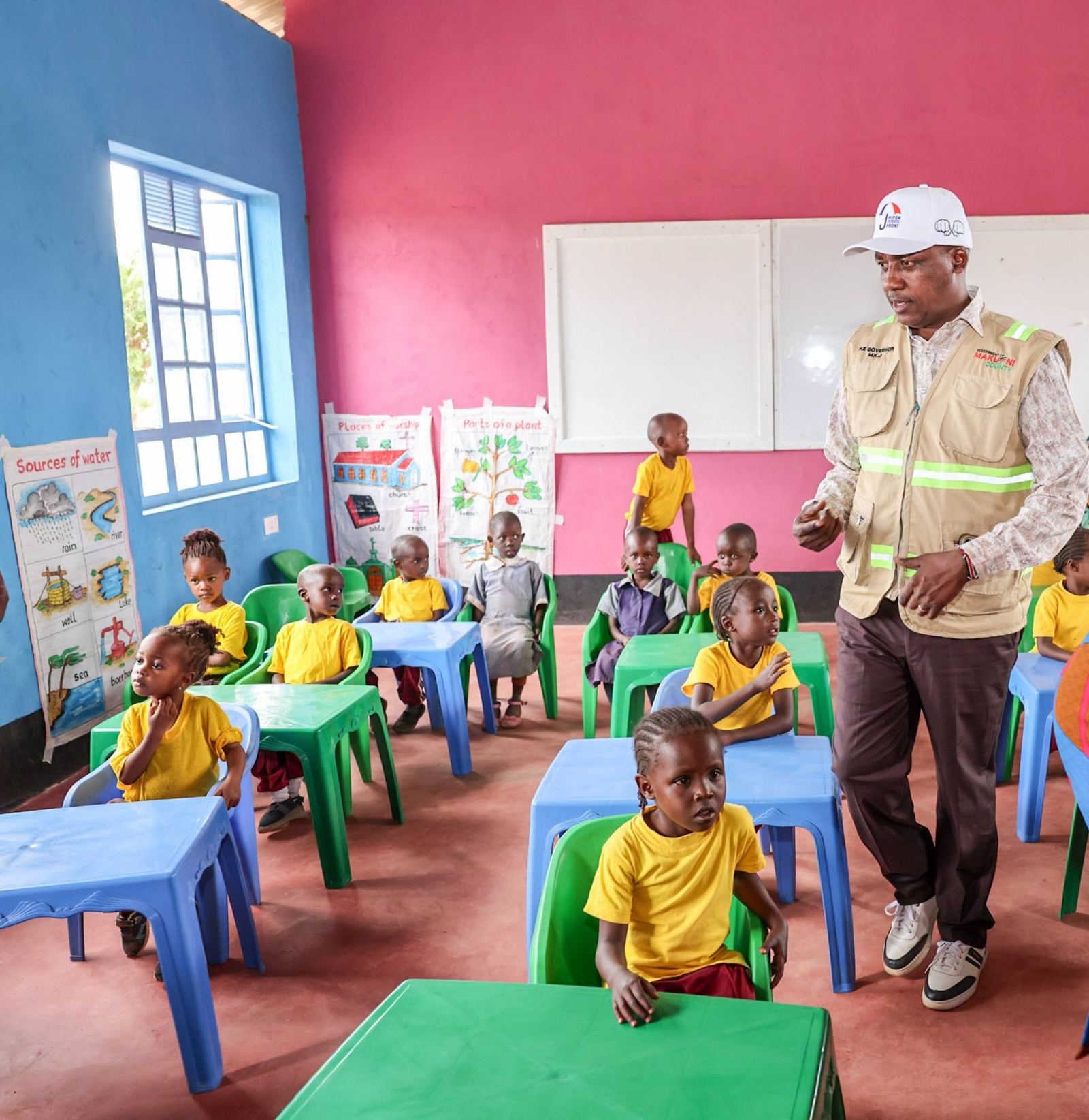 The County Governor visits pupils in a new ECDE classroom